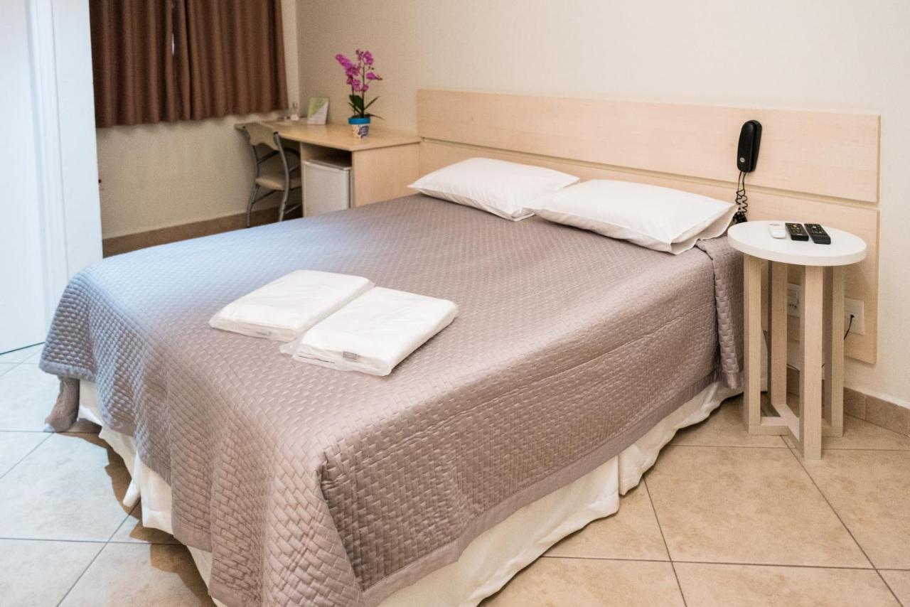 Holambra Garden Hotel Kültér fotó A room at the hotel