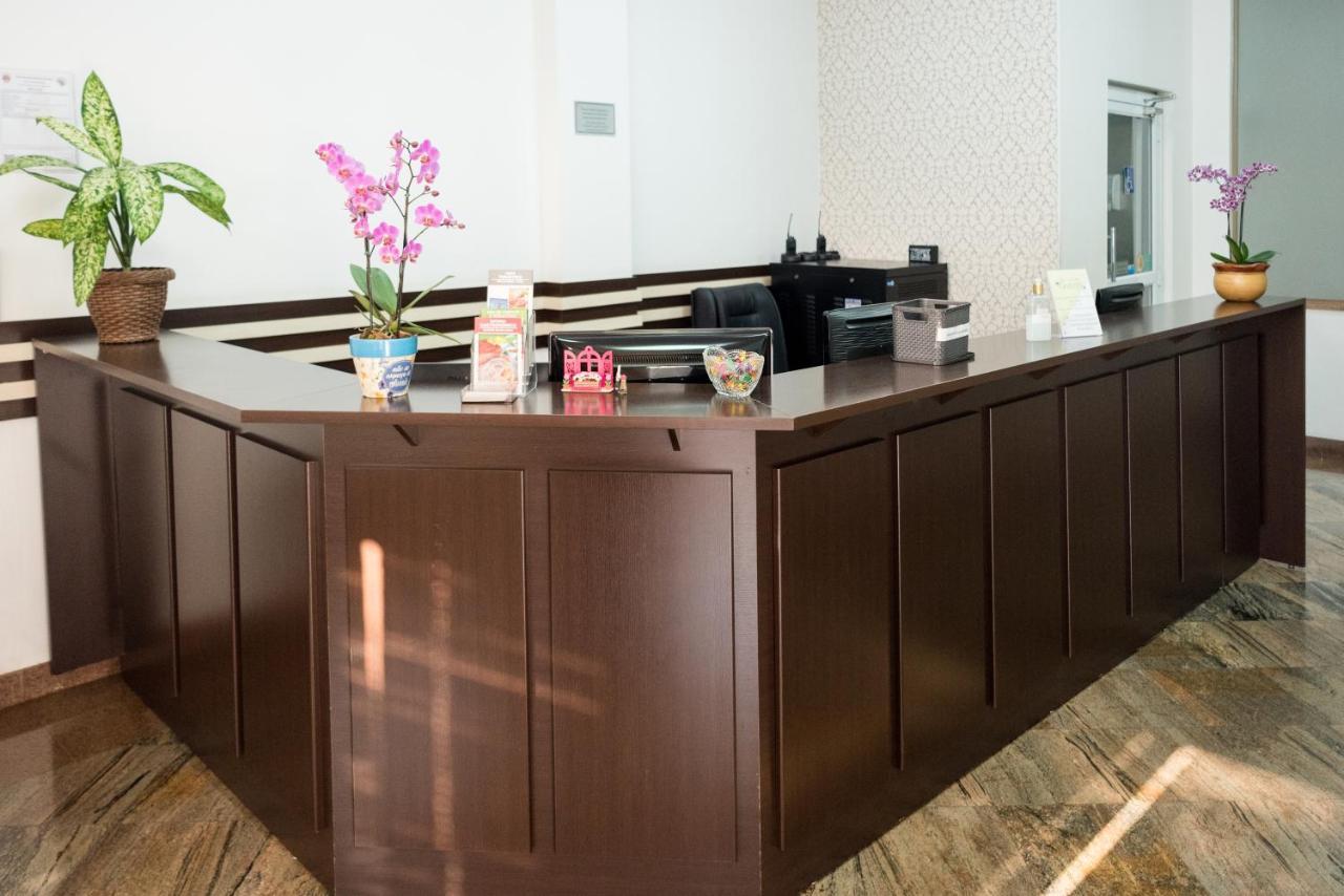Holambra Garden Hotel Kültér fotó A reception desk