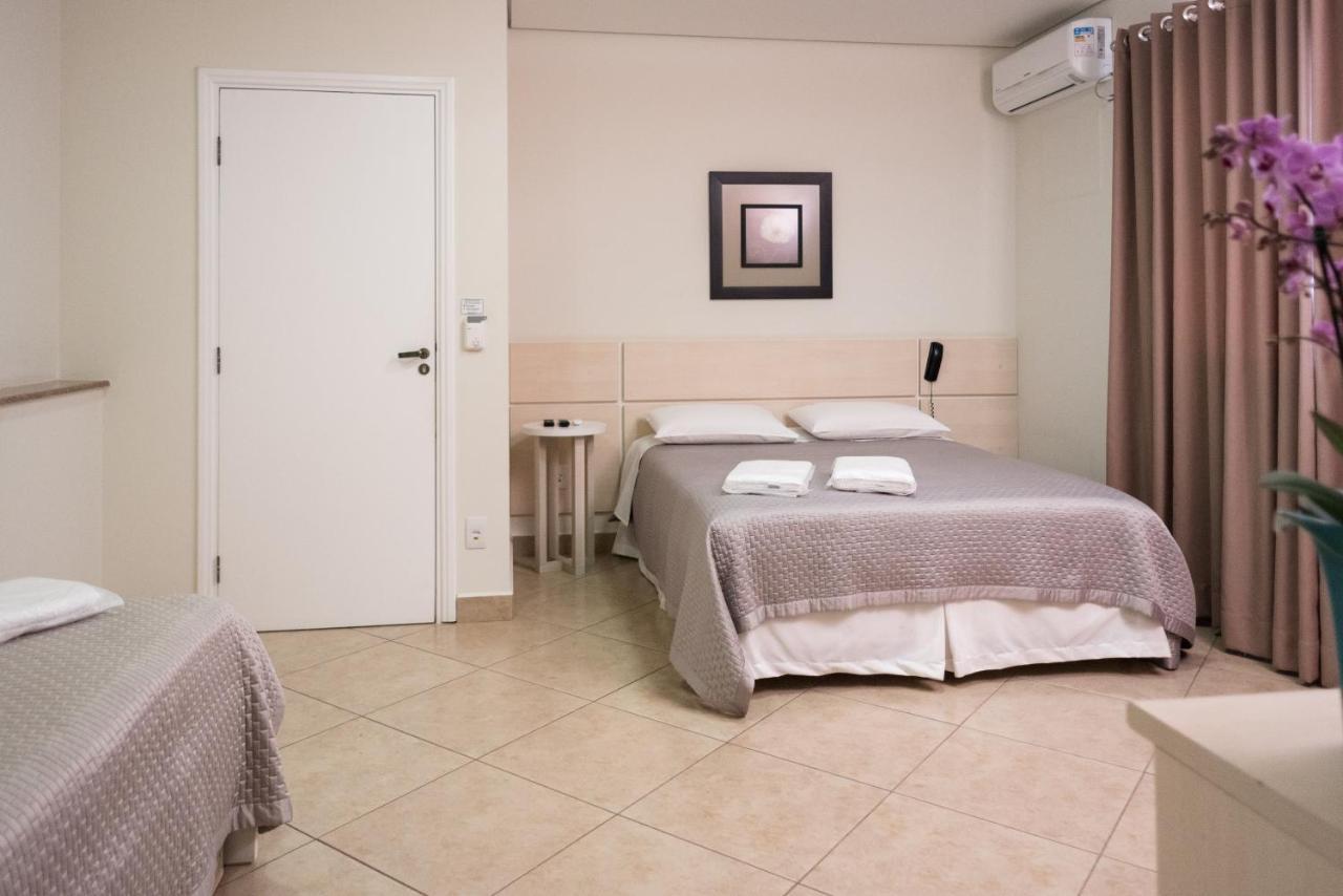 Holambra Garden Hotel Kültér fotó A room at the hotel