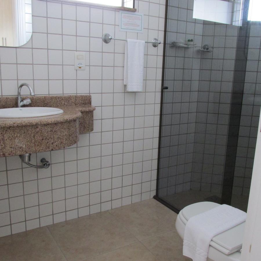 Holambra Garden Hotel Kültér fotó Bathroom with shower cubicle